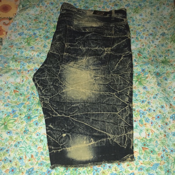 Mens distress dash jean shorts - Picture 2 of 5